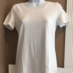 Set of 2 women’s white crew t-shirts